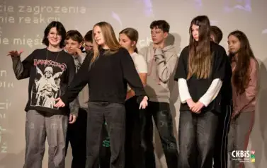 Podw&oacute;jne znaczenie hejtu i empatii&rdquo; &ndash;  spektakl profilaktyczny dla uczni&oacute;w klas VII&ndash;VIII 20