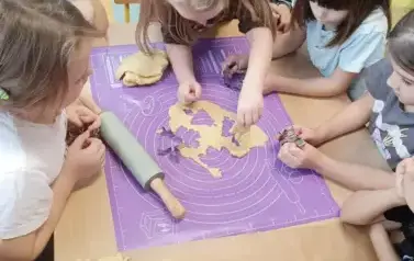 Jesienne ciasteczka- warsztaty kulinarne w przedszkolu 16