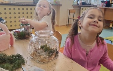 &bdquo;Las w słoiku&rdquo;- warsztaty florystyczne  w przedszkolu 5