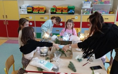 &bdquo;Las w słoiku&rdquo;- warsztaty florystyczne  w przedszkolu 11