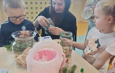 &bdquo;Las w słoiku&rdquo;- warsztaty florystyczne  w przedszkolu 15