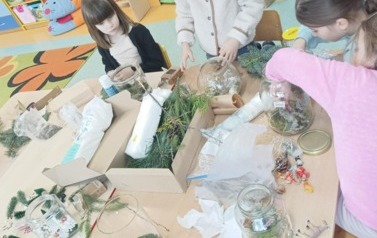 &bdquo;Las w słoiku&rdquo;- warsztaty florystyczne  w przedszkolu 17