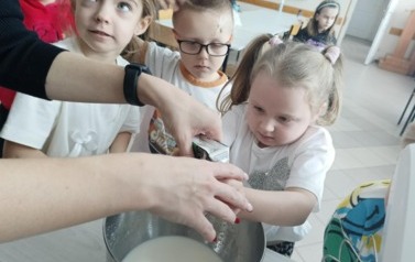 Warsztaty kulinarne-gofry w przedszkolu 2