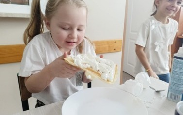 Warsztaty kulinarne-gofry w przedszkolu 10