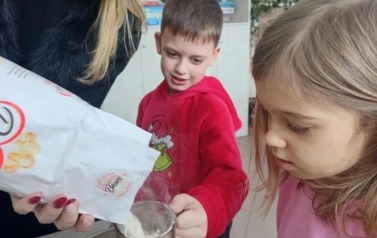 Warsztaty kulinarne-gofry w przedszkolu 19