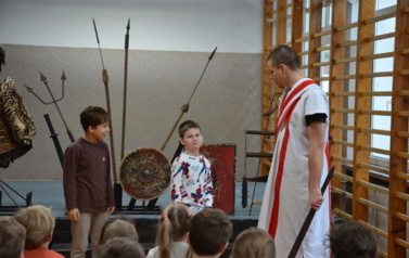 &bdquo;Rzymskie imperium i tradycje antyku&rdquo;- pokaz historyczny. 14