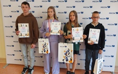  Sukces naszych uczni&oacute;w w XI Turnieju Szachowym kl. V-VII organizowany przez MSCDN w Ostrołęce. 3