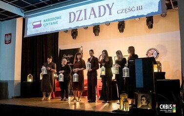 Klasa VIII w świecie &bdquo;Dziad&oacute;w&rdquo; 6