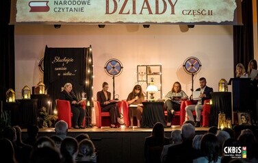 Klasa VIII w świecie &bdquo;Dziad&oacute;w&rdquo; 31