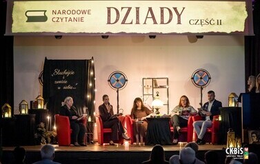 Klasa VIII w świecie &bdquo;Dziad&oacute;w&rdquo; 42