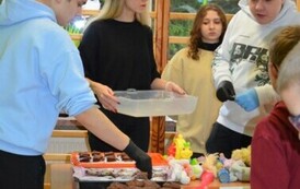 Wielkanocny kiermasz charytatywny 8