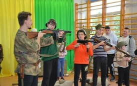 Niecodzienna lekcja historii, pokaz grupy &bdquo;Reconstrukto&rdquo;. 9