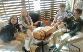 10 kwietnia 2024r. &ndash; Wycieczka uczni&oacute;w z klas 2 i 4 do Ostrołęki 25