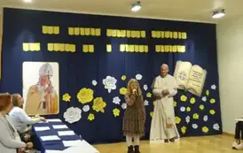 XVI Edycja Gminnego Konkursu &bdquo;Jan Paweł  II w oczach dziecka&rdquo; w Dąbr&oacute;wce 16