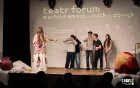 Podw&oacute;jne znaczenie hejtu i empatii&rdquo; &ndash;  spektakl profilaktyczny dla uczni&oacute;w klas VII&ndash;VIII 21