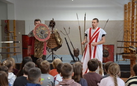 &bdquo;Rzymskie imperium i tradycje antyku&rdquo;- pokaz historyczny. 17