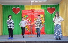 Dzień Babci i Dziadka- uroczysta akademia pełna wzruszeń 77