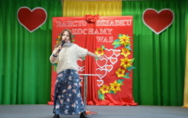 Dzień Babci i Dziadka- uroczysta akademia pełna wzruszeń 80