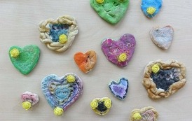 Serduszka z masy solnej- magnesy na Dzień Mamy i Taty 4