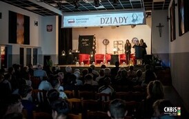 Klasa VIII w świecie &bdquo;Dziad&oacute;w&rdquo; 5