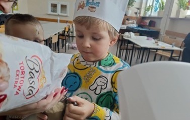 Warsztaty kulinarne-gofry w przedszkolu 22