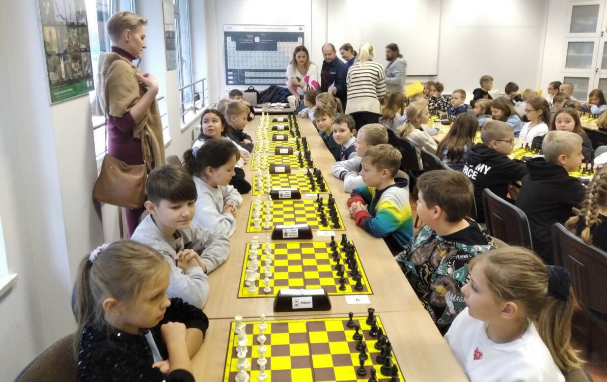 Zdjęcie do Międzypowiatowy turniej szachowy ,,Szachy w mazowieckiej szkole&rdquo;.