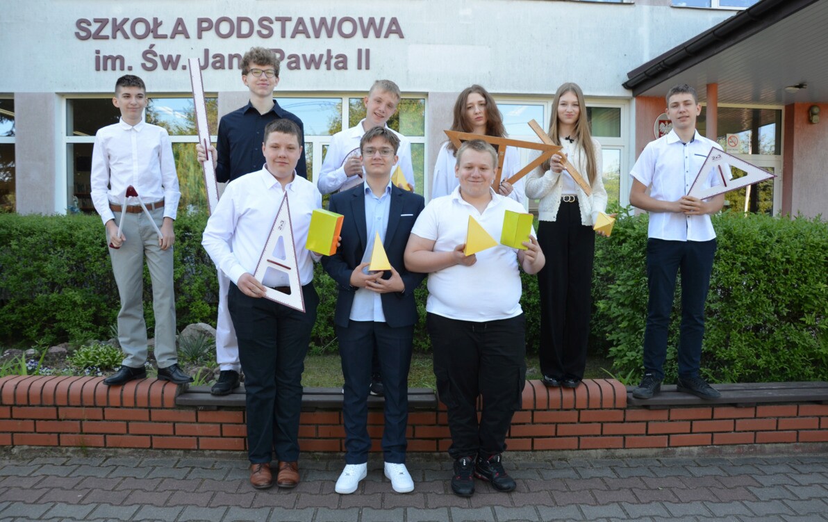 Zdjęcie do II dzień egzamin&oacute;w &oacute;smoklasisty - Matematyka