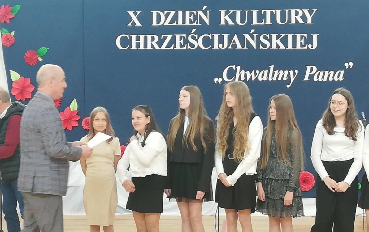 Zdjęcie do &bdquo;Zmartwychwstał Pan i żyje dziś, blaskiem jaśnieje noc&hellip;&rdquo; 