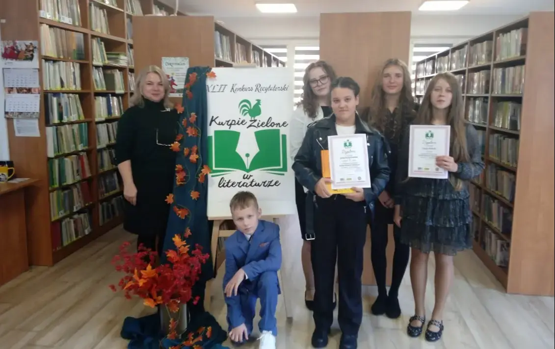 Zdjęcie do Gminny konkurs recytatorski "Kurpie Zielone w literaturze"