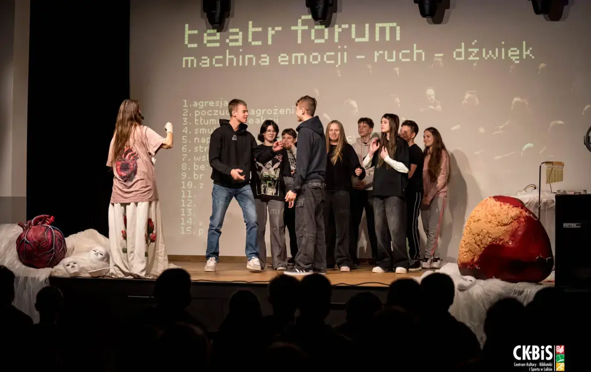Zdjęcie do Podw&oacute;jne znaczenie hejtu i empatii&rdquo; &ndash;  spektakl profilaktyczny dla uczni&oacute;w klas VII&ndash;VIII